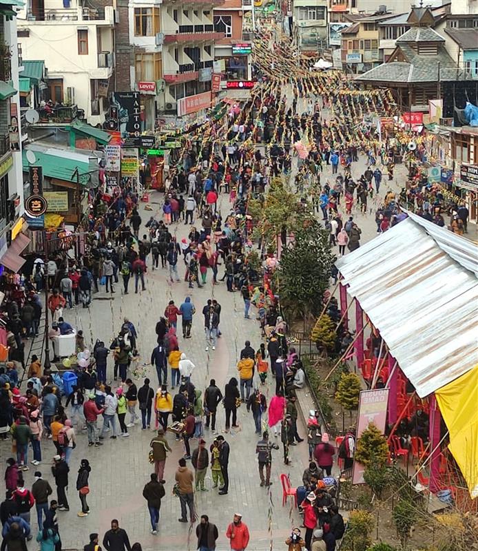 Tourists in Manali for New Year revelry