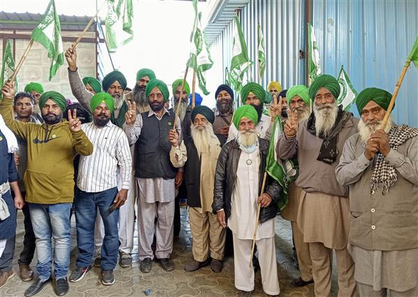 Kin plan rousing welcome for 'victorious' farmers