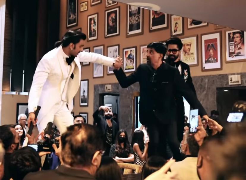 '83' premiere: Kris Srikkanth goes berserk dancing on 'Bijlee Bijlee', watch Ranveer Singh pulls him back as he was about to fall off stage