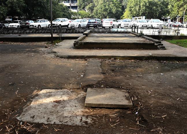 Chandigarh MC replaces UT heritage manhole cover with slab
