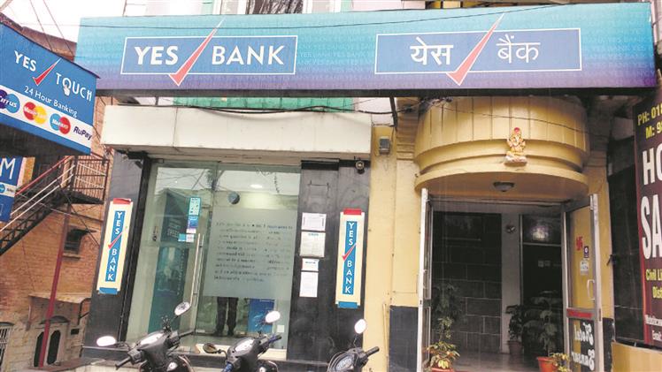 SC stays criminal action on FIR against Yes Bank