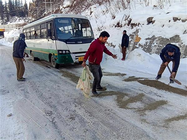 Robots to clear Shimla roads of snow