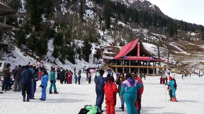 HPTDC lines up New Year programmes in Manali