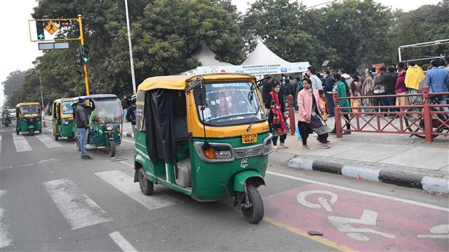 Wrongly parked auto-rickshaws trouble visitors to Sukhna Lake