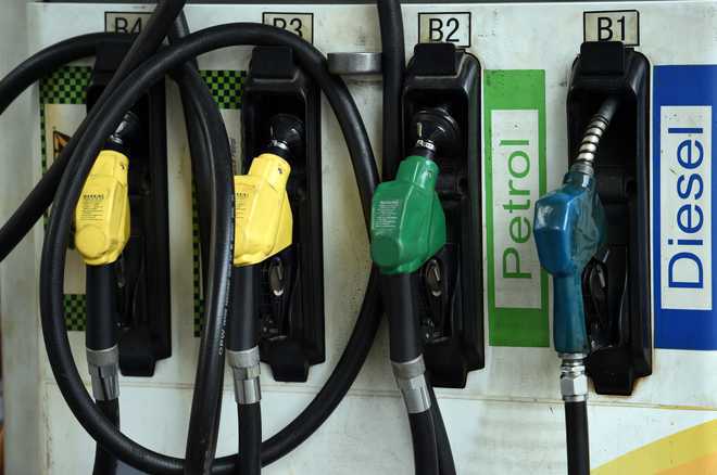 Excise mop-up from petrol, diesel doubles to Rs3.7L cr