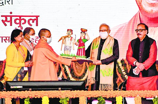 In Varanasi, PM Modi launches Rs 2K-cr projects