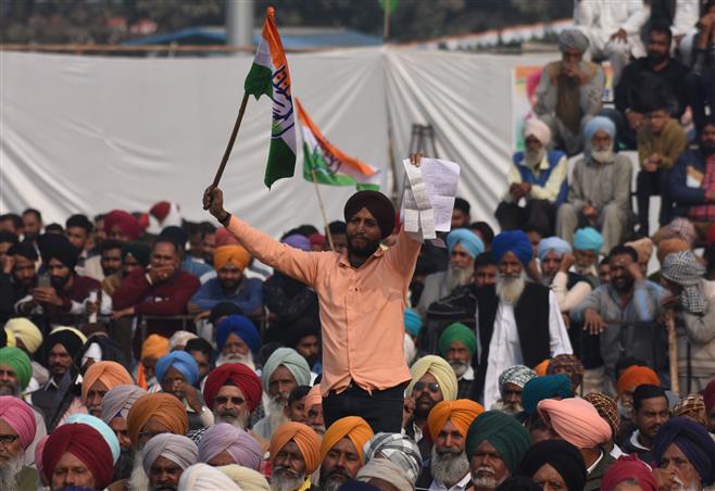 Authorities try to keep protesters away from venue of Punjab CM's rally
