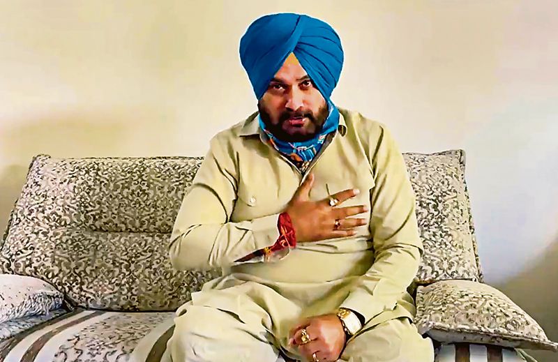 Teachers seek Navjot Sidhu's support to get new pay scales