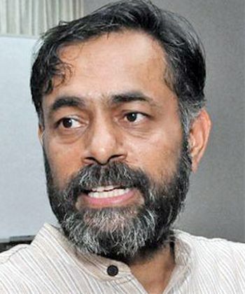 Fight elections, but avoid using SKM's name: Yogendra Yadav to farm leaders