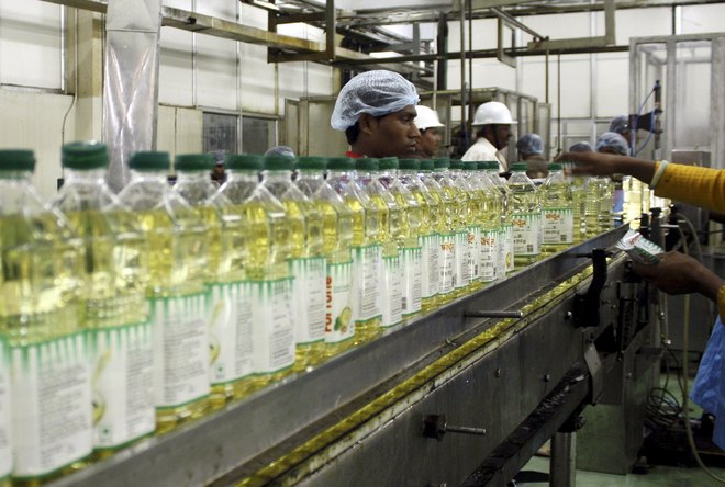 Import duty on refined palm oil slashed to 12.5%