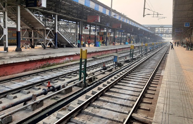 Vendors at Amritsar railway station count losses