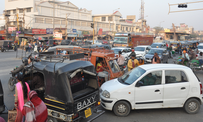 Commuters irked over regular traffic jams at Putlighar Chowk