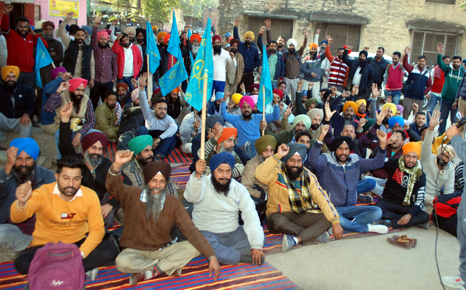 Punbus contractual workers go on indefinite strike