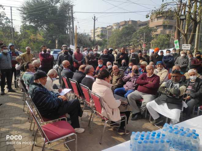 Sector 20 residents start 5-day protest against Panchkula MC