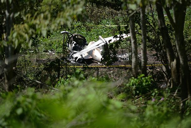 Air force plane crash kills 6 in Mexico’s Veracruz state