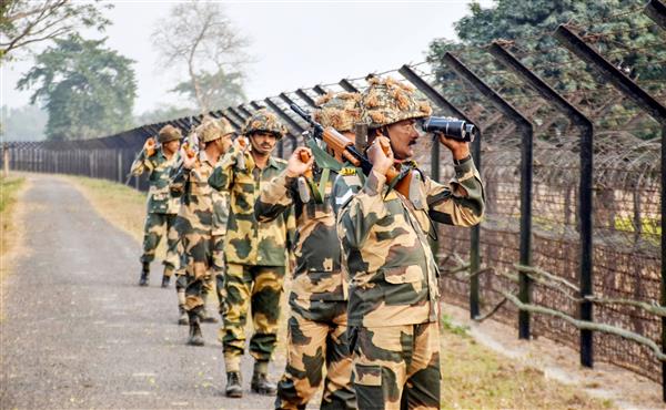 Cattle smugglers fire at BSF troops along Indo-Bangla border in West Bengal