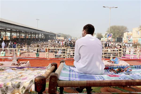 Bid to connect with farmers: Rahul Gandhi, others sit on ‘charpai’, ‘mudda’ chairs at mahapanchayats