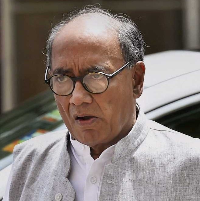 NBW issued against Digvijay Singh in defamation case