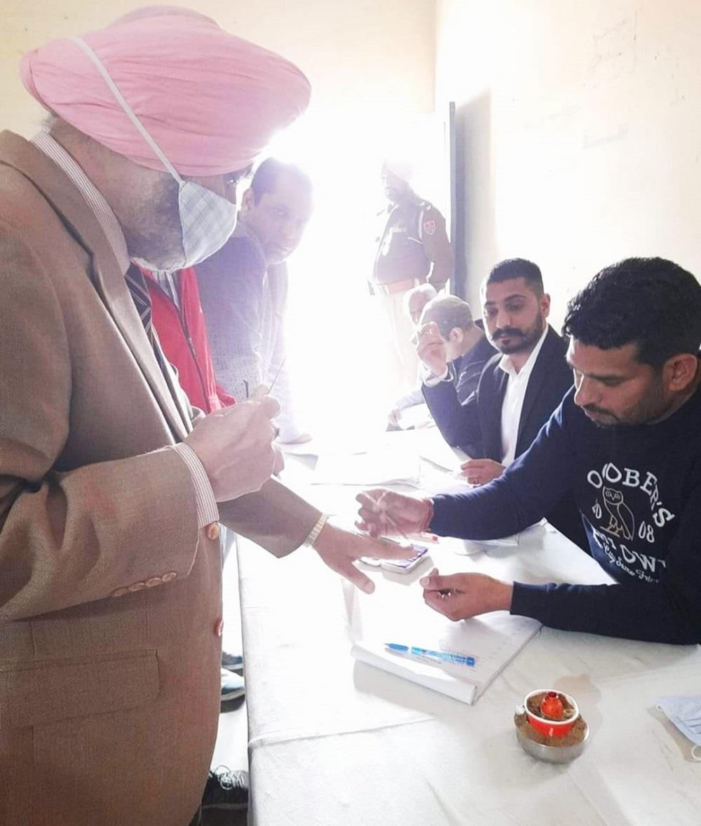 Polling booth scrapped in Moga, polling staff asked to report back