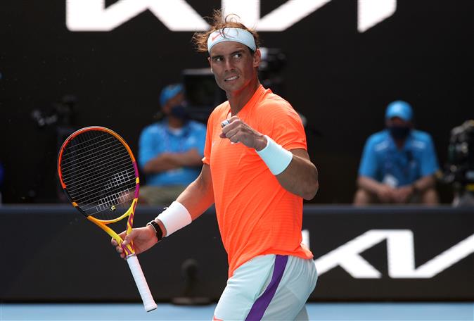 Nadal crushes fiery Fognini to reach quarter-finals