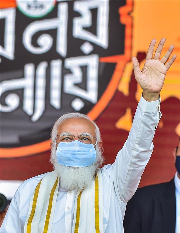 Modi attacks Mamata over ‘cut money’, insulting Bengali pride