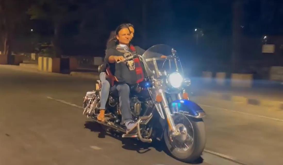 Vivek Oberoi shares bike video, Mumbai police penalises him for riding without helmet, mask