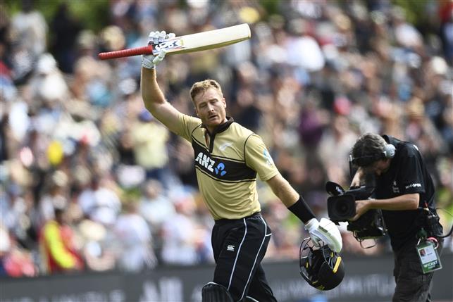 New Zealand edges Australia by four runs in 2nd T20