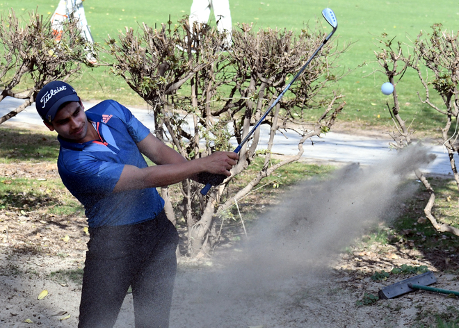 Mansukh continues 2-day overnight lead in golf c’ship