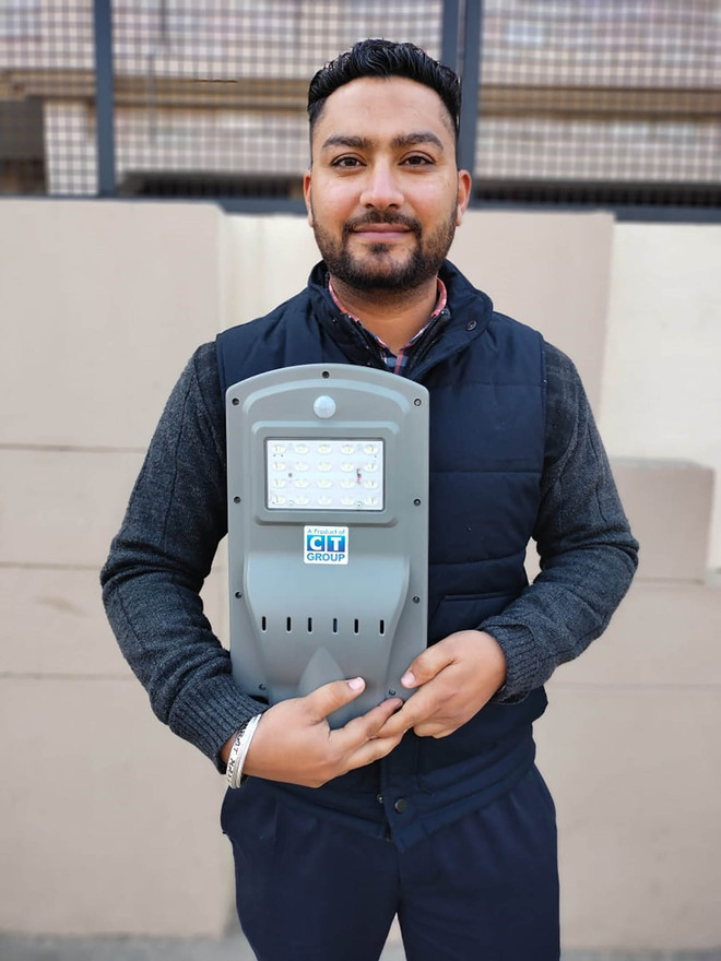 College students come up with sensor-based solar light system