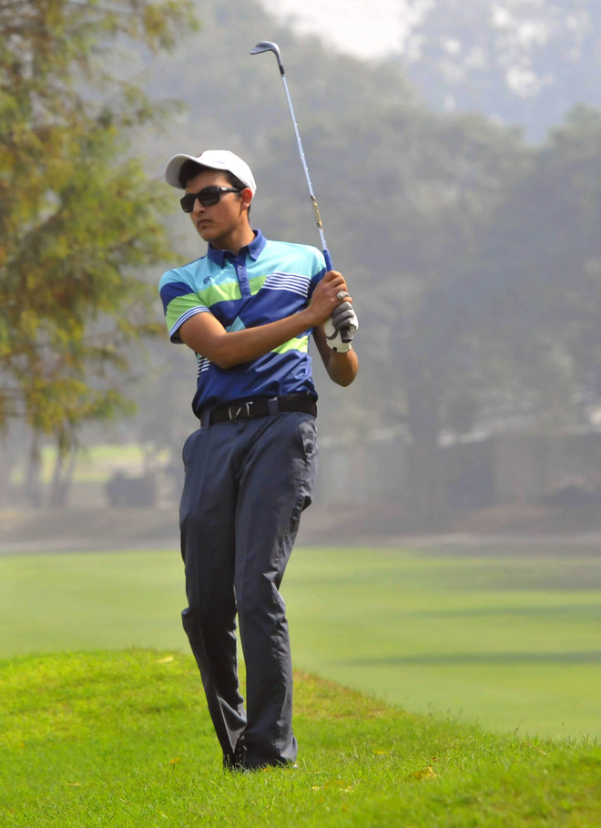 City golfer Mansukh takes lead on Day 1