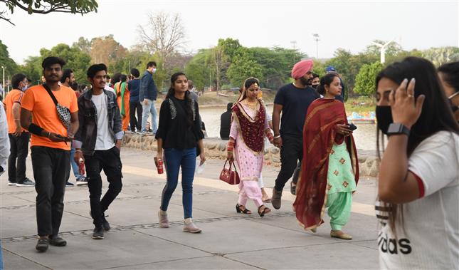Chandigarh announces new Covid curbs; eateries to close by 11 pm, ban on Holi festivities