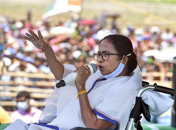 PM's growing beard inversely proportional to the state of country's economy : Mamata