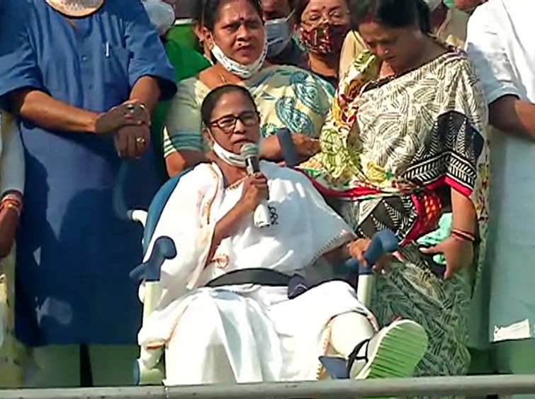 Mamata leads TMC’s march on wheelchair, says injured tiger more dangerous