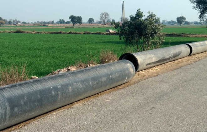 Villagers protest laying of pipeline in Bathinda