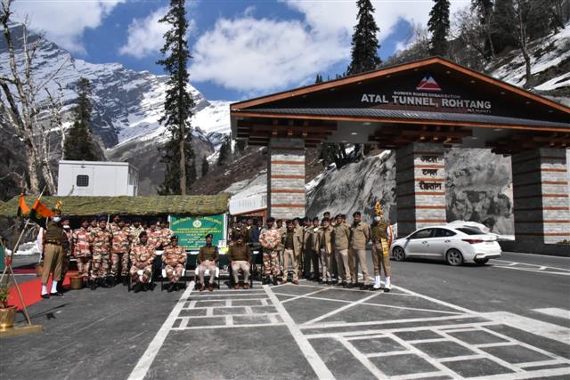 ITBP provides special winter equipment to Himachal police
