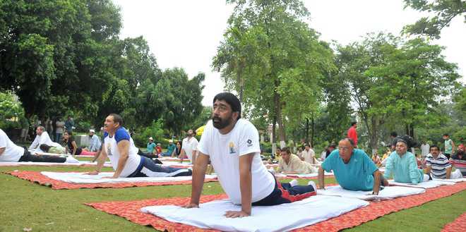 Yoga festival begins in Rishikesh