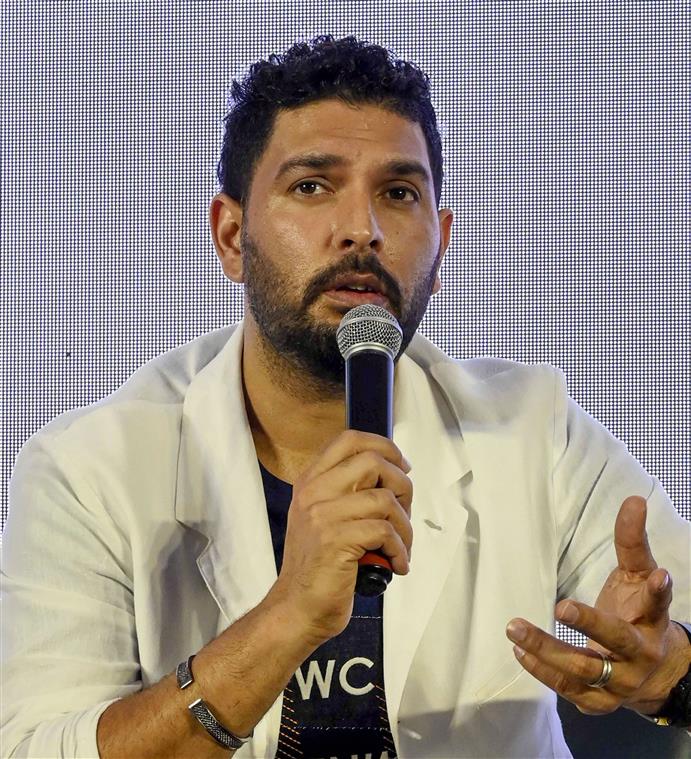 Yuvraj trends after hitting four successive sixes in 22-ball 52