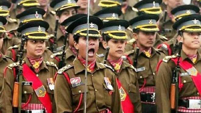 Women Army officers
