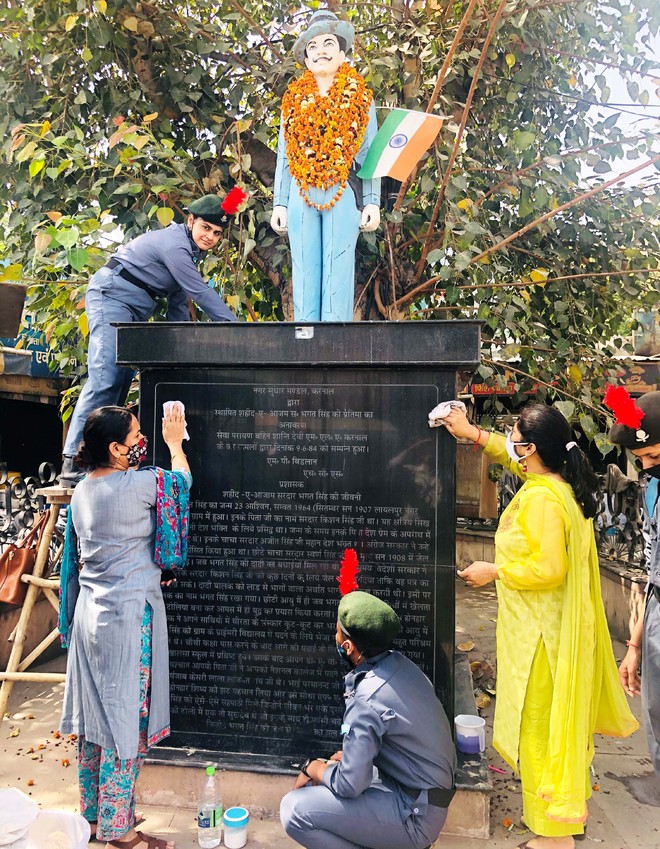 NCC cadets clean statue of Bhagat Singh in Karnal