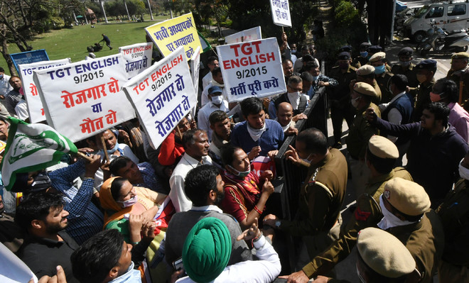 TGT (Eng) aspirants protest