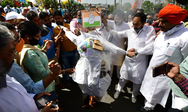 BJP workers burn Punjab CM’s effigy