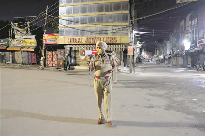 Night curfew in 4 Punjab districts; Centre rushes high-level teams