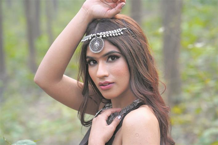Simran Choudhary releases her latest single Meherebaniyan