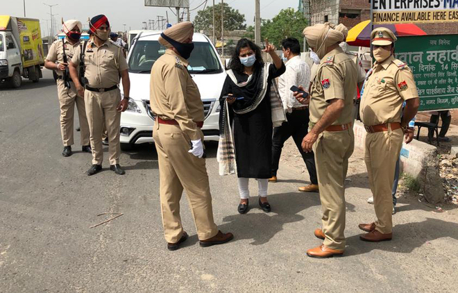 DCP visits Ludhiana areas  to check traffic woes
