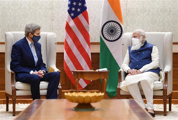 Ahead of climate summit, John Kerry calls on PM Modi