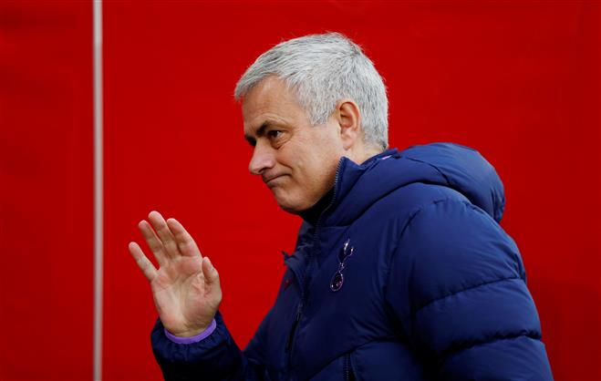 Mourinho sacked as Tottenham Hotspur manager six days before they will appear in League Cup final