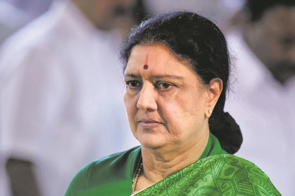 Name deleted from voter list, Sasikala unable to exercise franchise