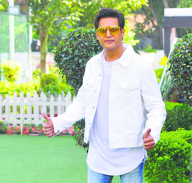Actor Jimmy Shergill booked in Punjab for Covid violations