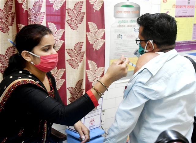 Maharashtra announces free vaccines for people in 18-44 age group