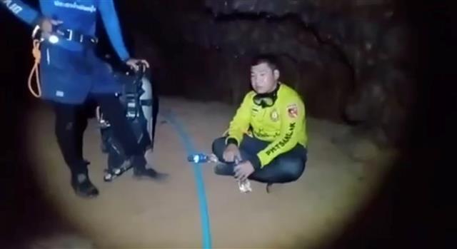 Thai rescue unit frees Buddhist monk trapped in flooded cave